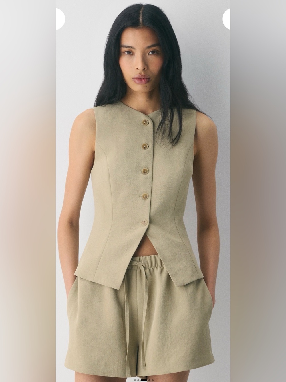 Aritzia Lodge Crepette Martini Olive Mini Short Sz Small NWOT - Picture 2 of 16